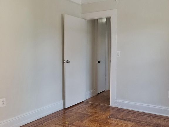 5th image of 4188 Barnes Ave #11