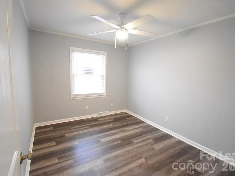 924 Edgegreen Dr — Photo 22