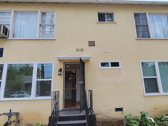 3rd image of 7530 Norton Ave