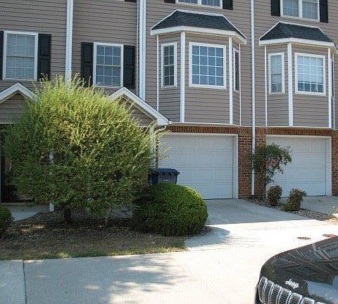 3rd image of 735 Wyndhurst Dr Lot 13