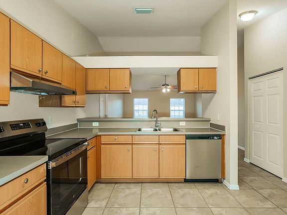 3rd image of 8516 Queen Brooks Ct