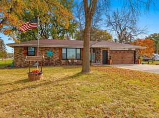 1645 Grandview Rd, Green Bay, WI 54311