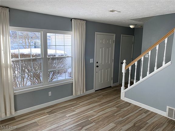 2nd image of 14700 Lakeview Dr Unit 2