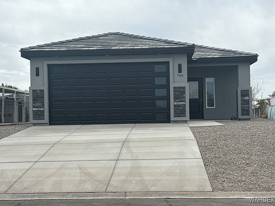 1st image of 740 Holly Street
