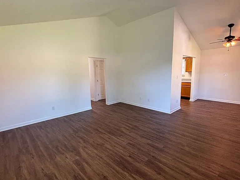 1712 Delaware Ave — Photo 5
