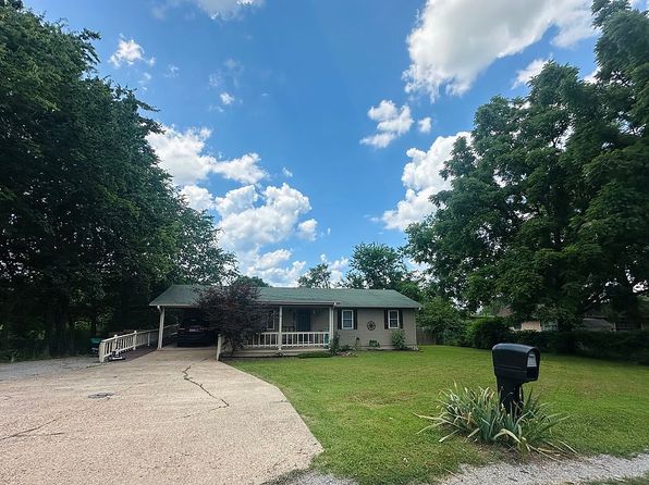 102 W Johnson Dr