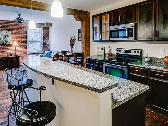 5th image of 420 High St APT 309