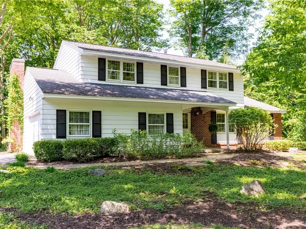 136 Stanwood Ln, Manlius, NY 13104