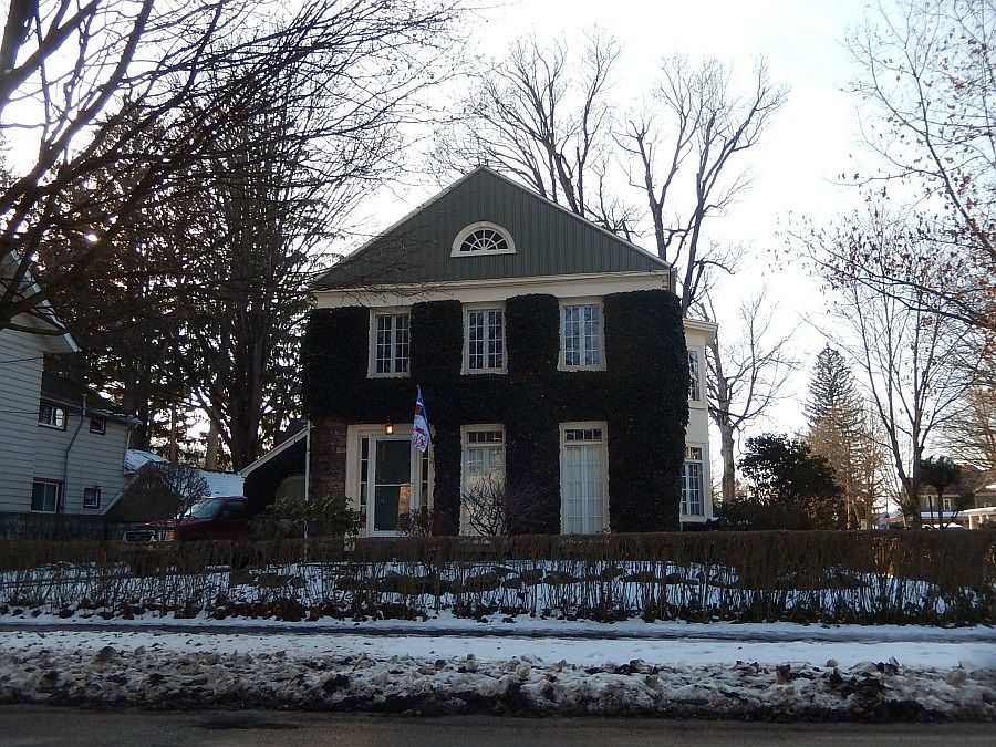 1st image of 121 N Monroe St