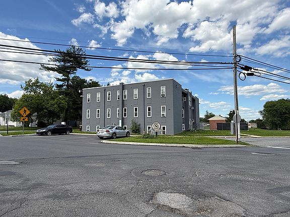 2nd image of 51 Oakland Ave #5