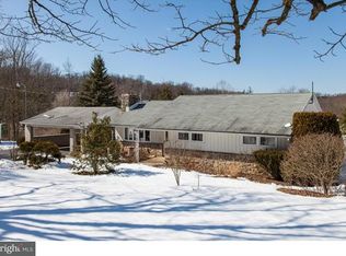 37 Green Hills Rd, Mohnton, PA 19540