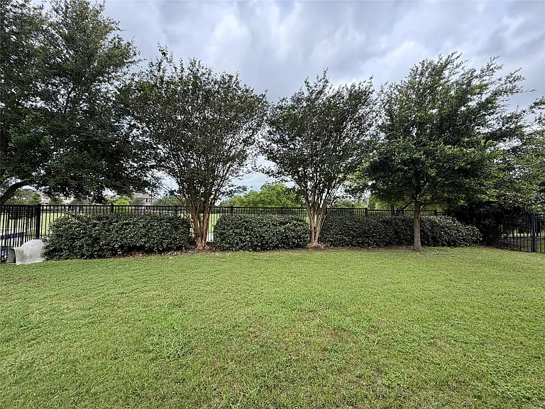 11006 Glenrothers Dr — Photo 15