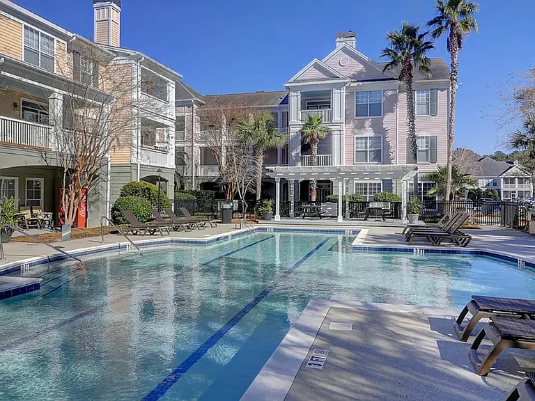 130 River Landing Dr — Photo 1