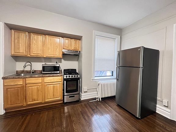 3rd image of 18 Kensington Ave APT 5H