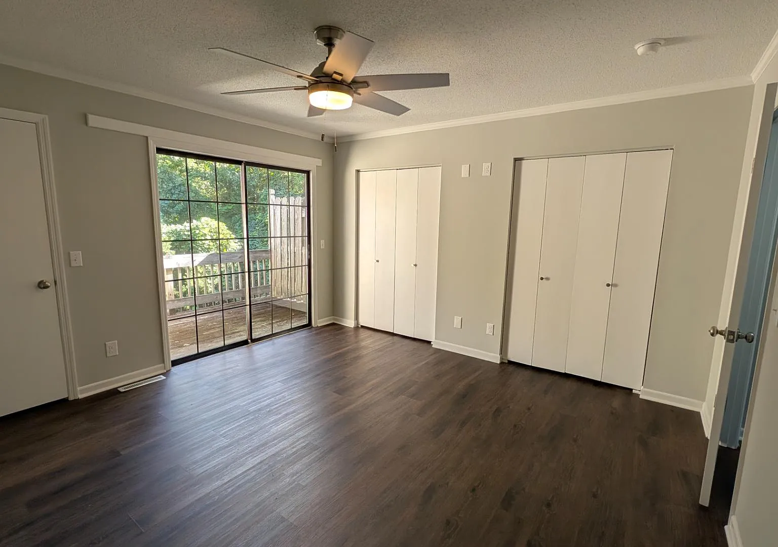 102 Lynn Cir - Unit 2D — Photo 3