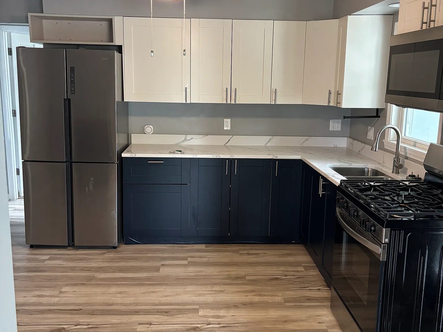 2 bed, 850 sqft, $1,675 — Photo 2