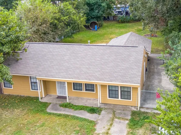 130 Airway Dr, Houston, TX 77037