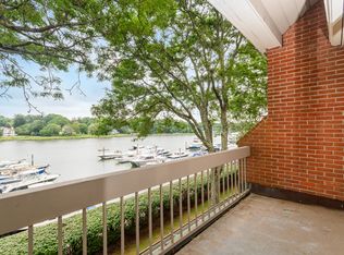 15 River Rd UNIT 220, Greenwich, CT 06807