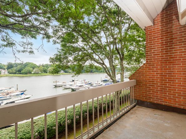 15 River Rd UNIT 220