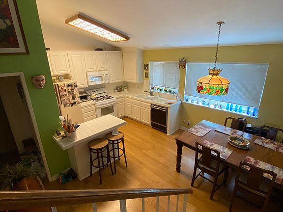 3rd image of 18631 Collins St APT 26