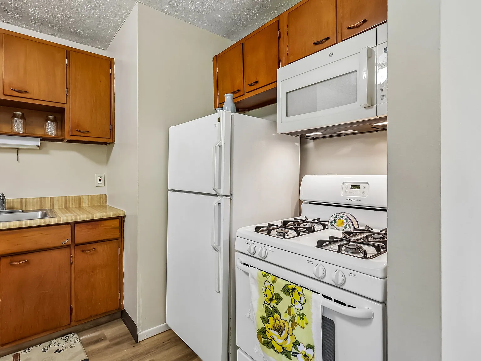 Willo Vu Apartments of Eastlake — Photo 4