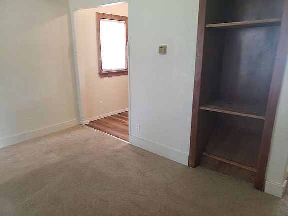 5th image of 1095 Mollno St