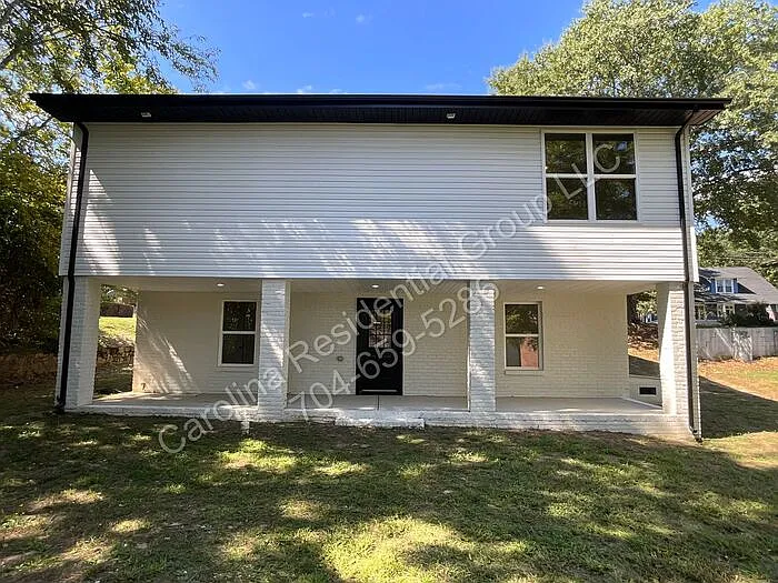 307 N Catawba St — Photo 22