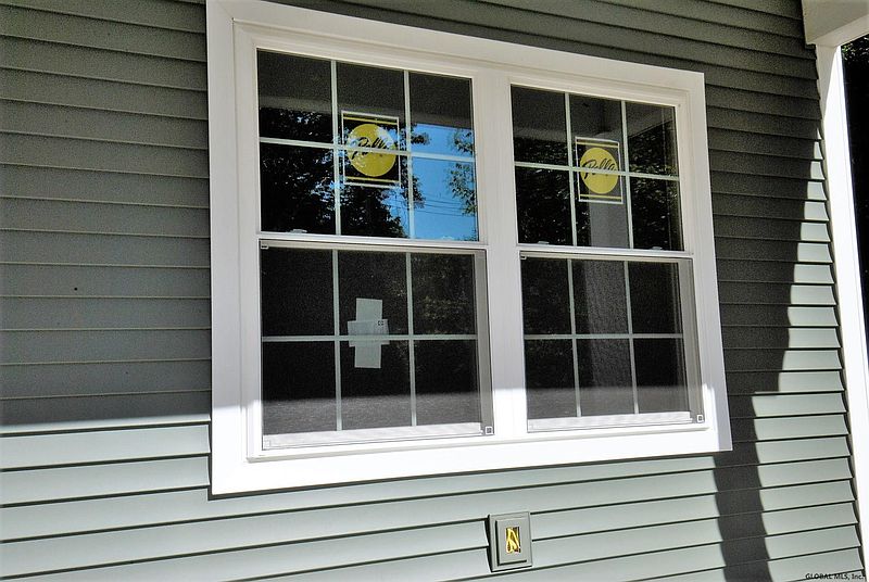 3rd image of 76 VLY Road