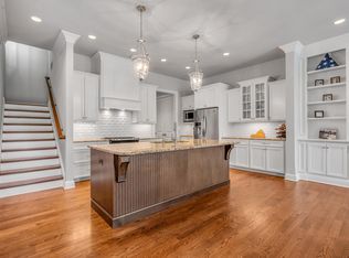 3422 Country Club Dr, Lexington, KY 40509