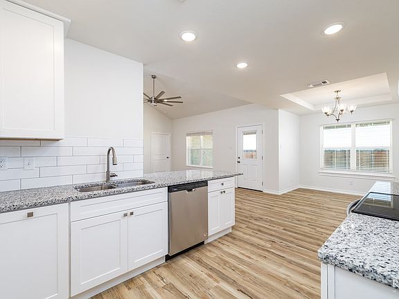 5th image of 3129 Cedarhill Dr