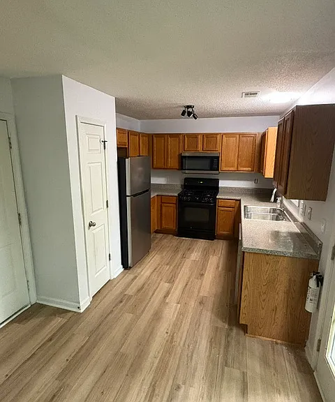 60 Greystone Rdg — Photo 10