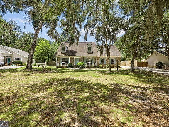 3rd image of 113 Greyfield Dr