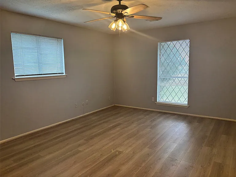 402 Oak Harbor Dr — Photo 18