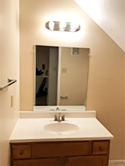 7703 Cambridge St — Photo 2