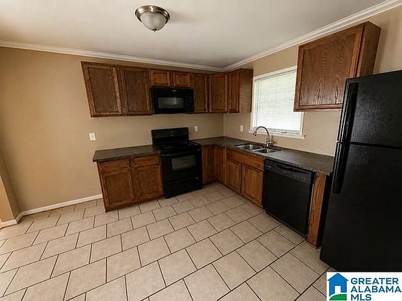 3rd image of 1132 Linwood St