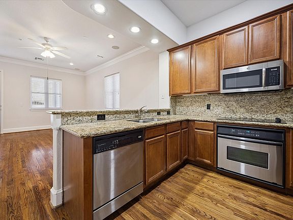 4th image of 58 Briar Hollow Ln APT 203