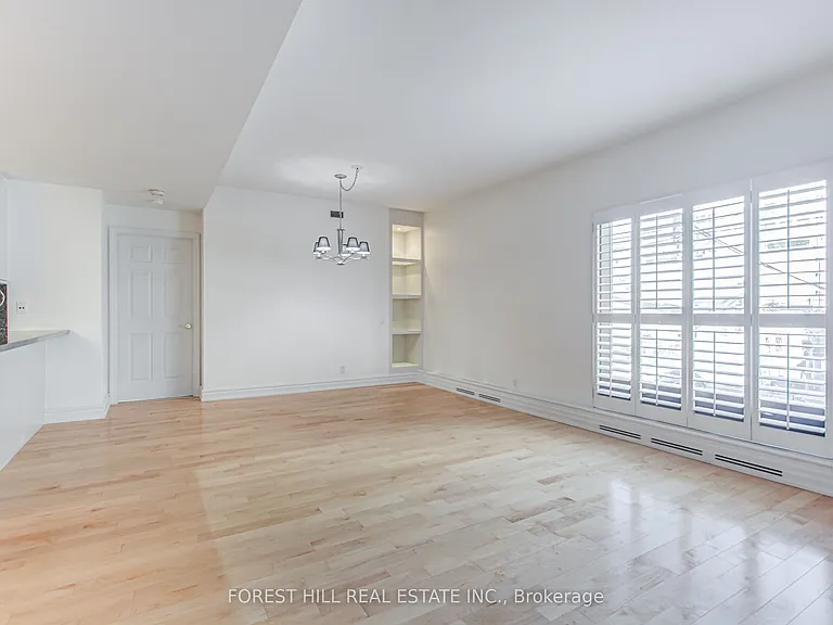 38 Avenue Rd #201 — Photo 12