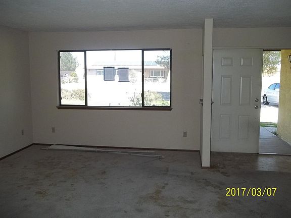 4th image of 17035 Cherryhill Dr
