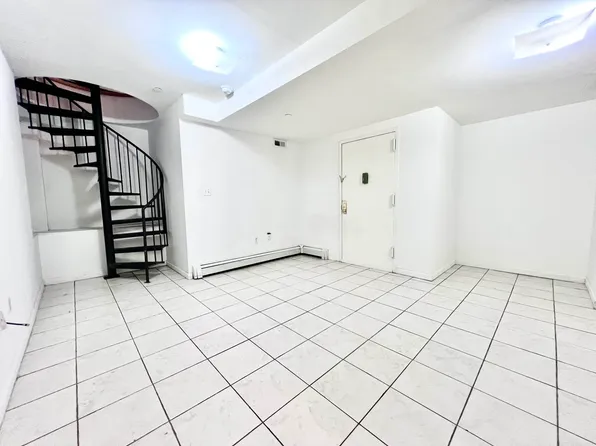 260 Devoe Street image 3 of 7