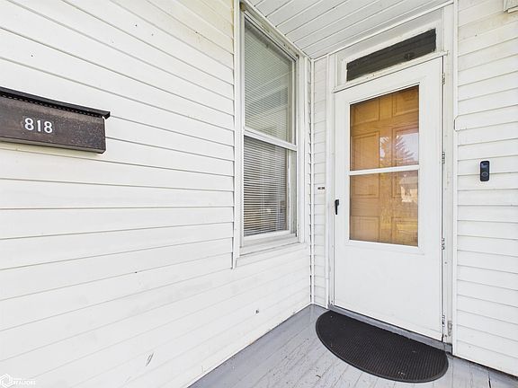 2nd image of 816 Orleans Ave