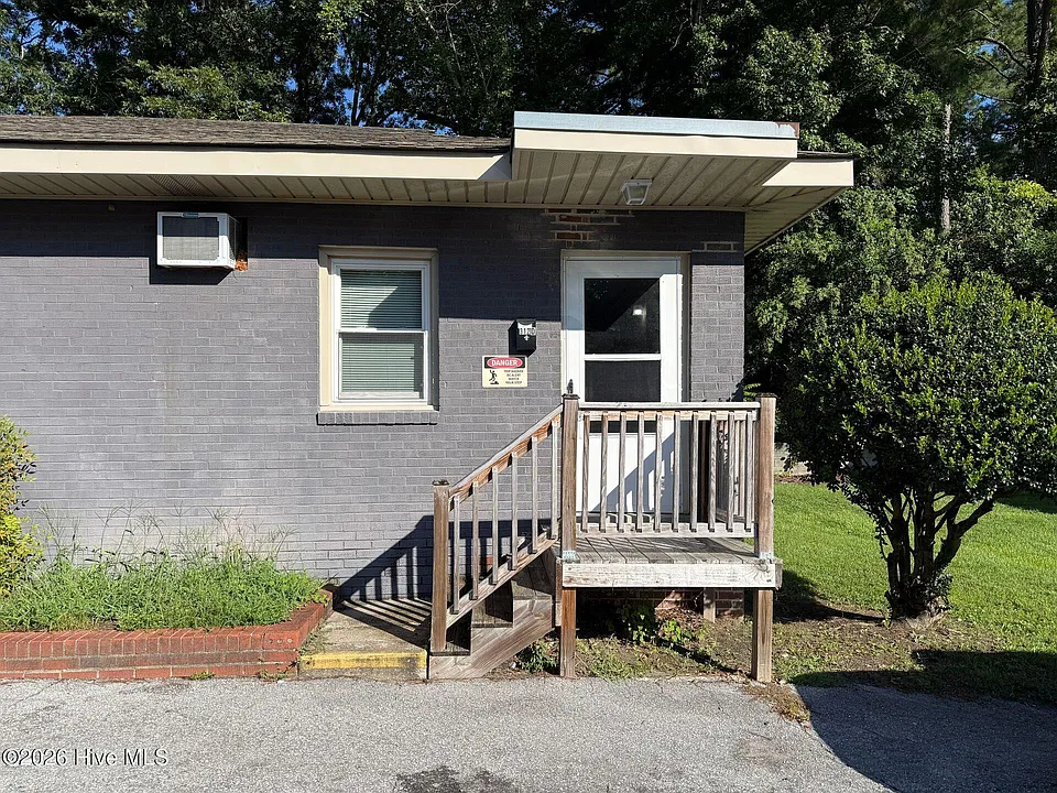 312 Roosevelt Rd #D