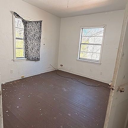 5th image of 1603 W 30th Ave