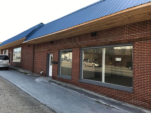 3rd image of 1710 N Broad St