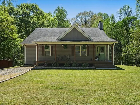 368 Mountain Creek Ln, Maysville, GA 30558