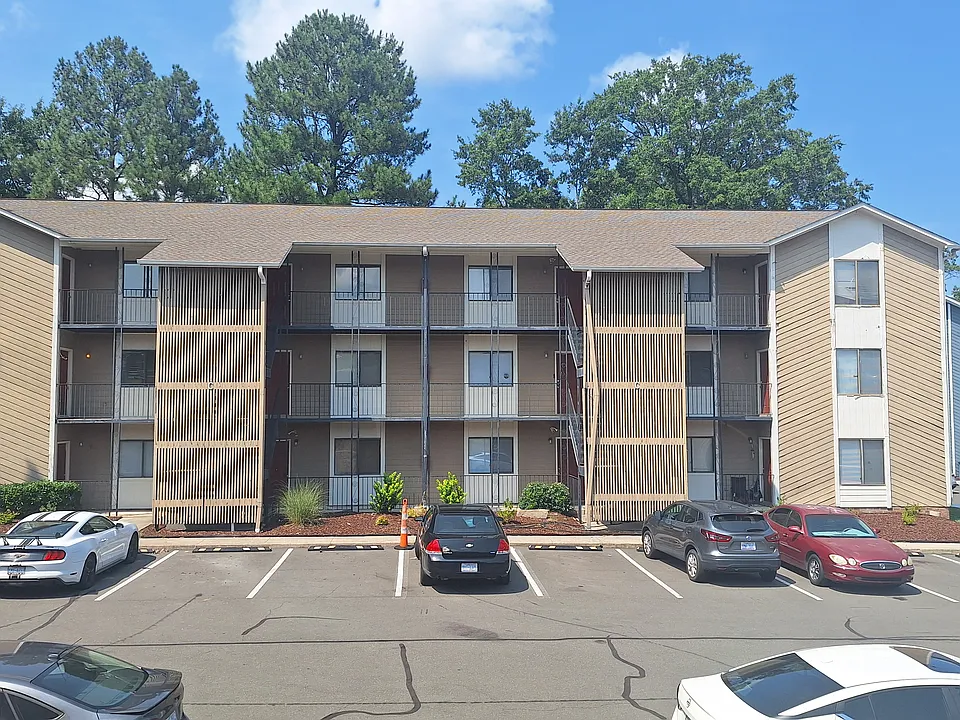 1309 Hudson Ave #C13