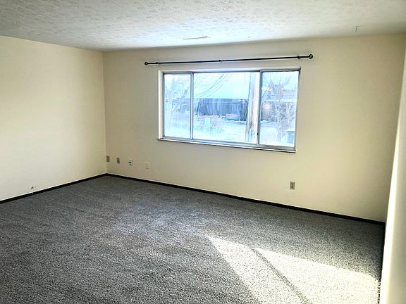 5th image of 2435 Beech St APT 4
