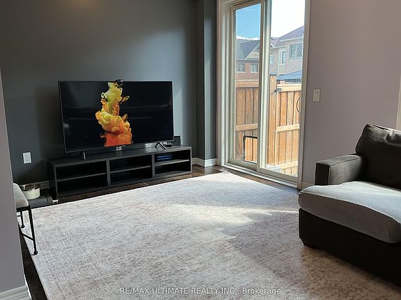 4th image of 31 Davenfield Cir
