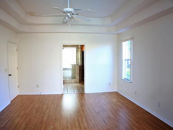 4th image of 2736 Bent Leaf Dr