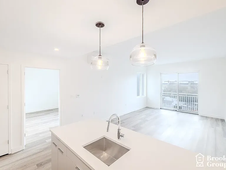 101-19 Rockaway Beach Blvd #3N — Photo 4