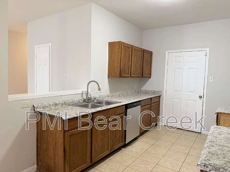 6407 Waldron Dr #B — Photo 7